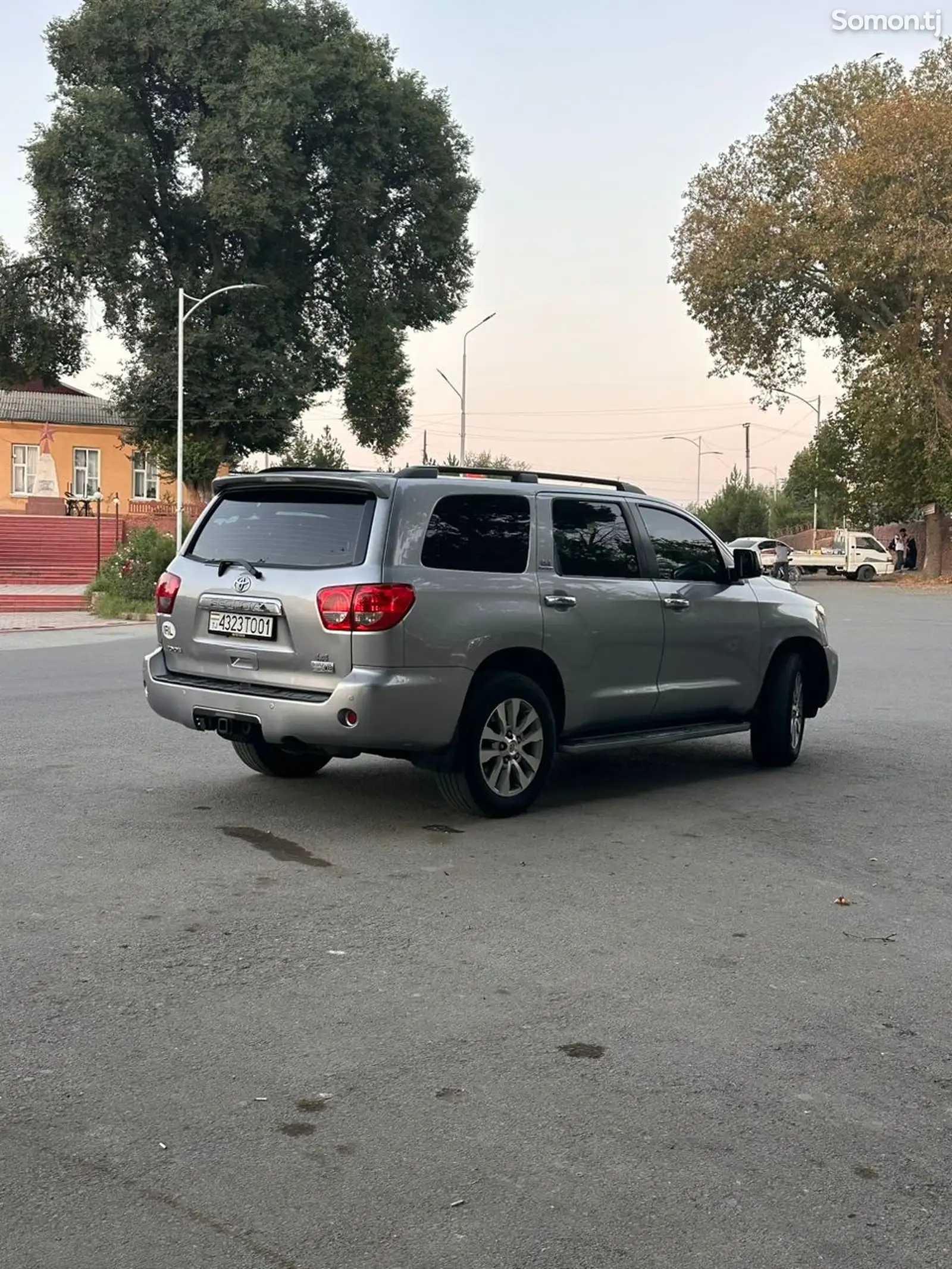 Toyota Sequoia, 2010-6