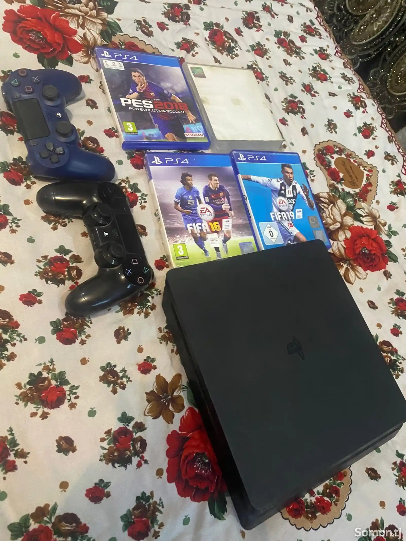 Игровая приставка PS4 slim 1tb-2