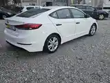 Hyundai Elantra, 2017-4