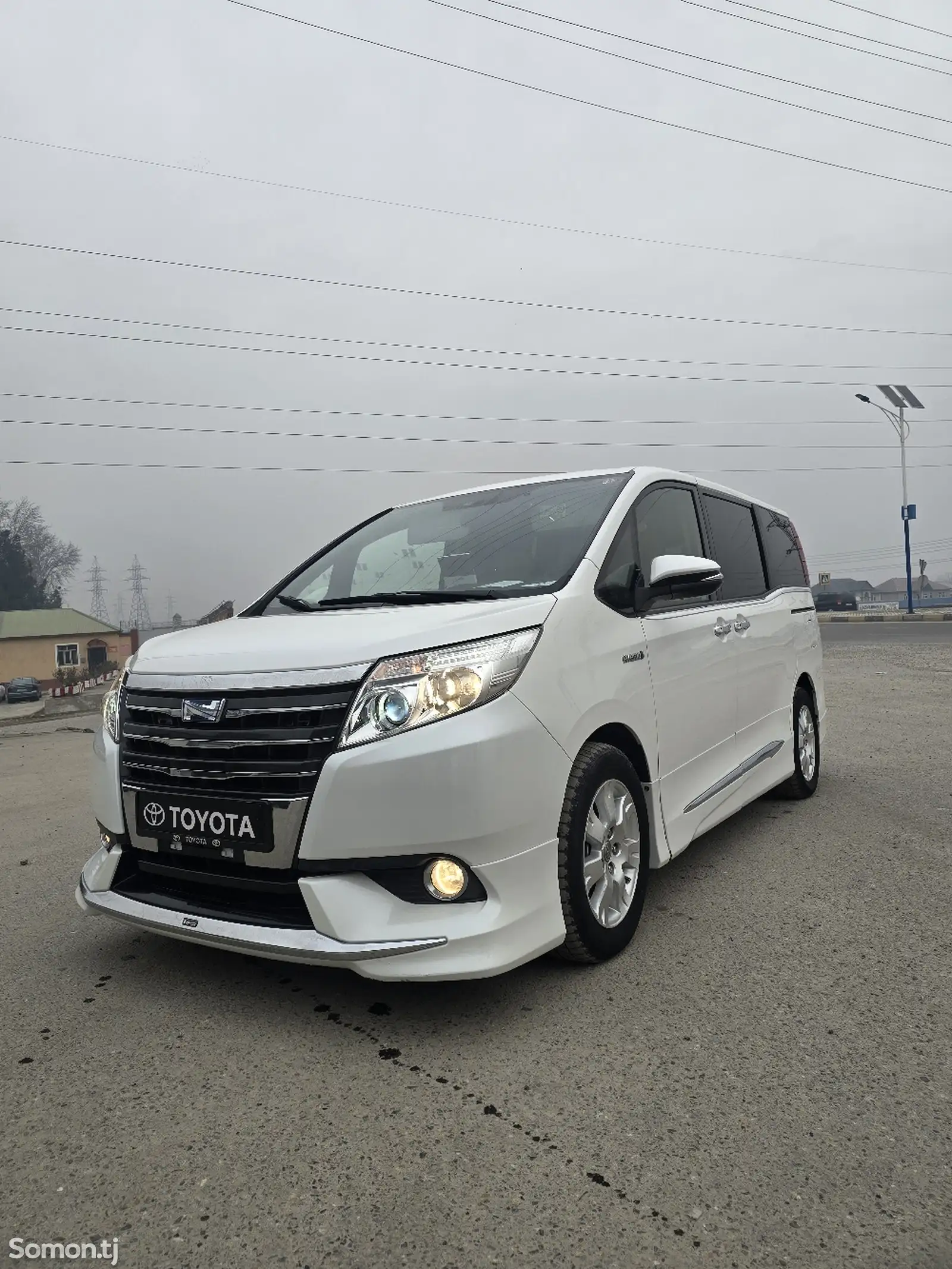 Toyota Voxy, 2014-1