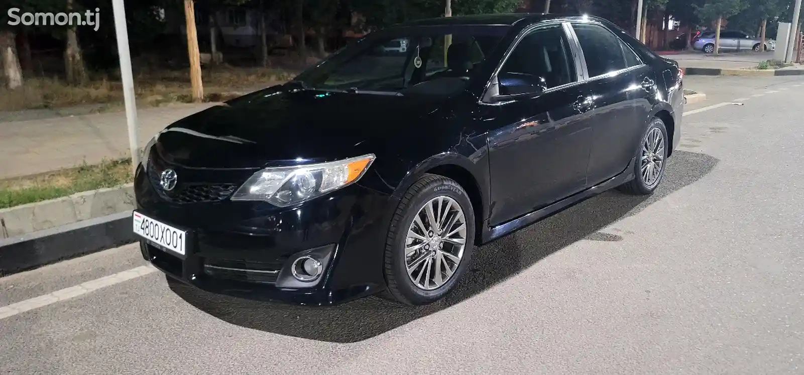 Toyota Camry, 2012-1