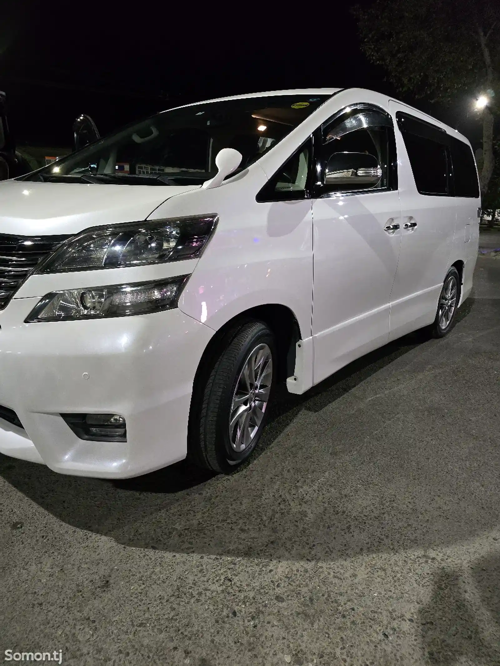 Toyota Vellfire, 2012-14