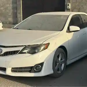 Toyota Camry, 2014