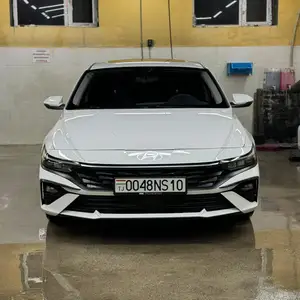 Hyundai Elantra, 2024