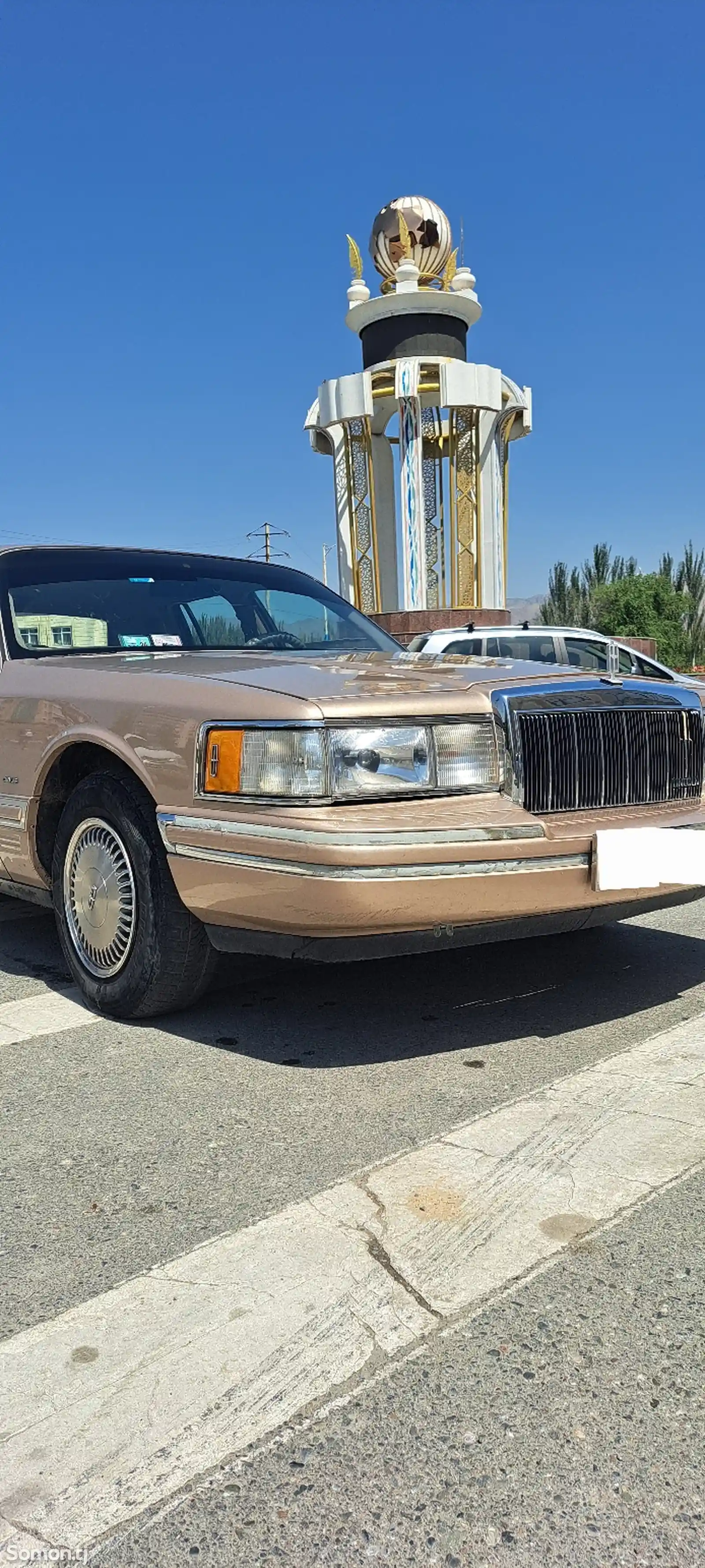 Lincoln Town Car, 1992-4
