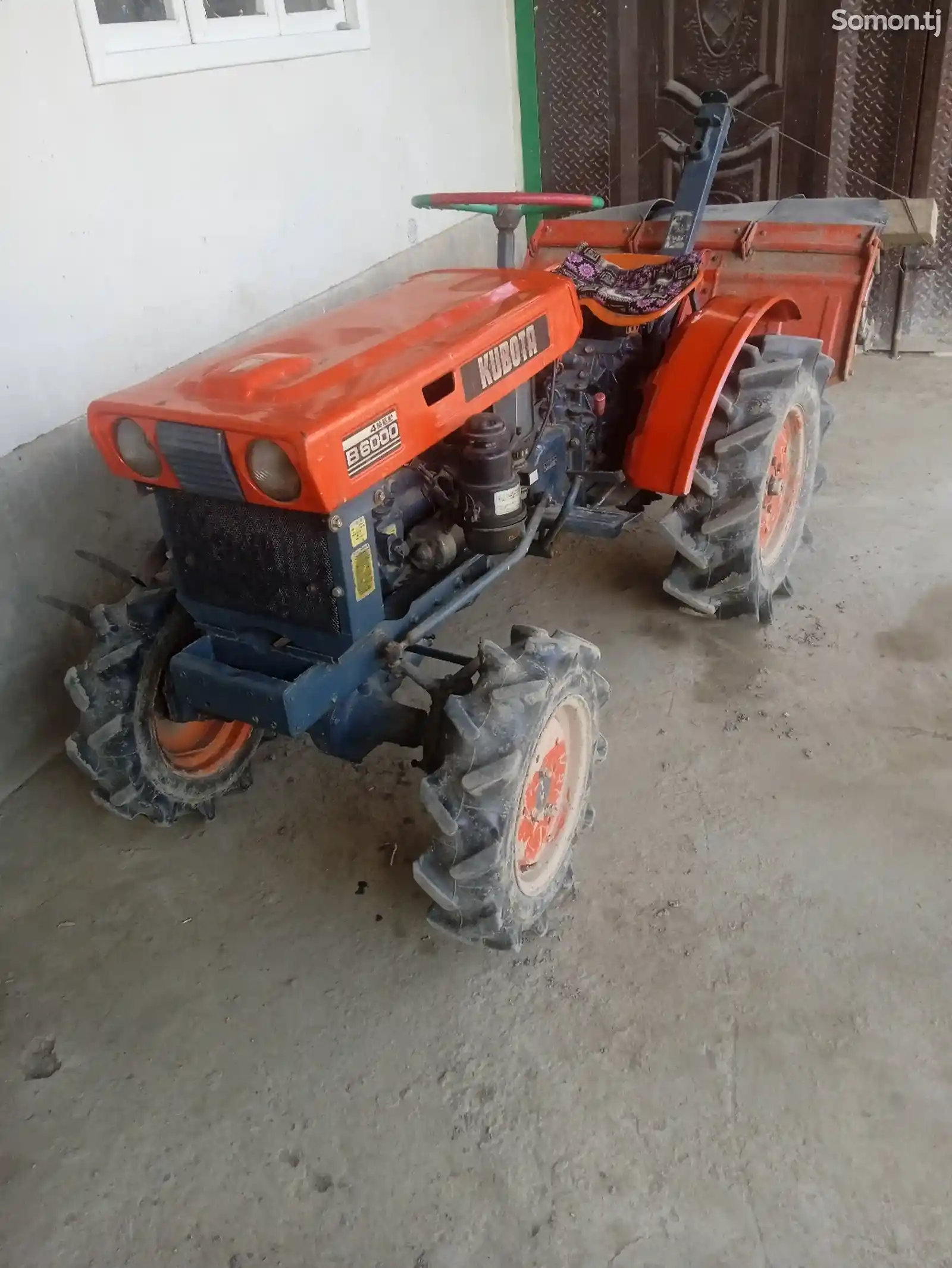 Мини трактор Kubota B6000-4