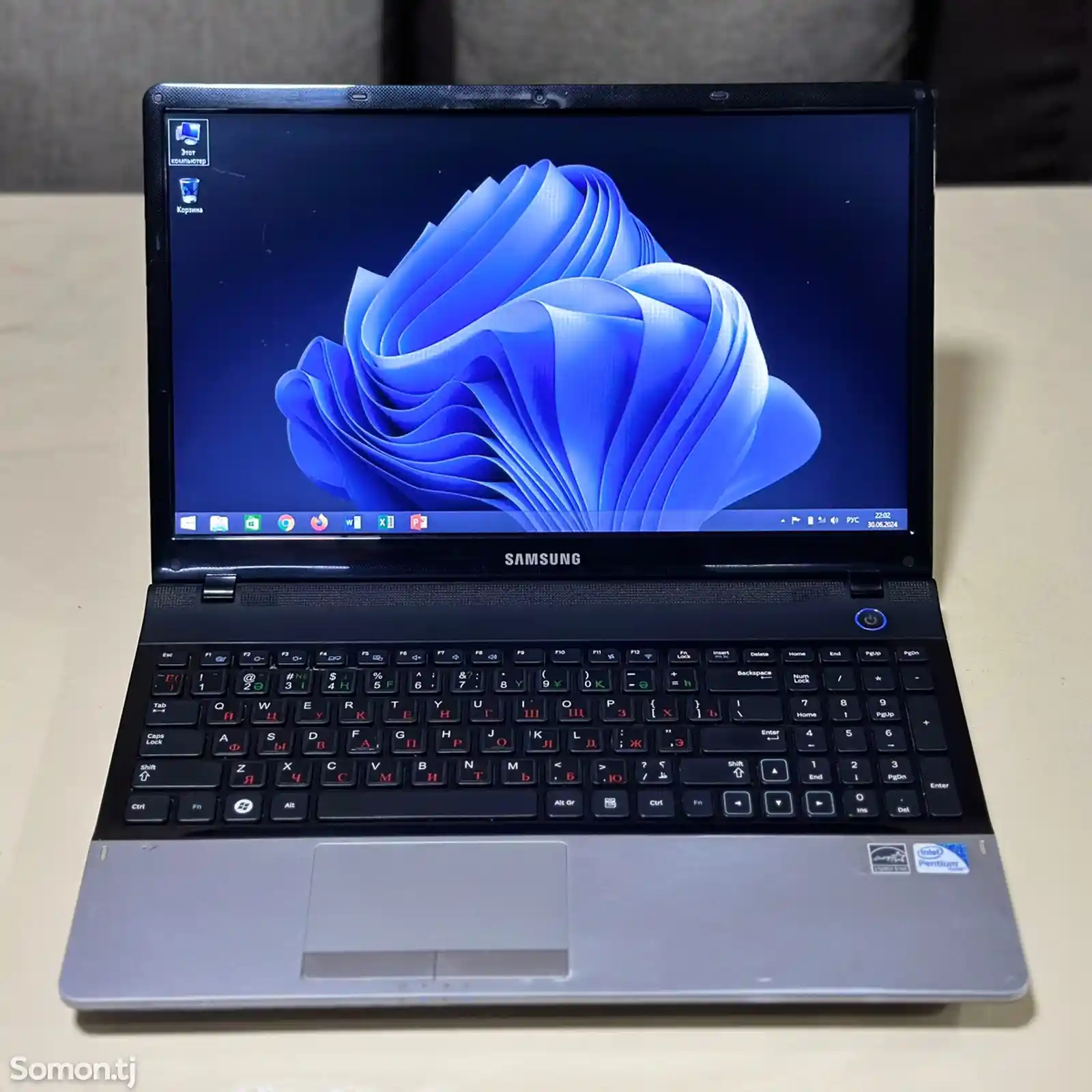 Ноутбук Samsung 300E-1