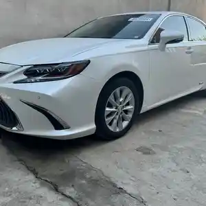 Lexus ES series, 2014