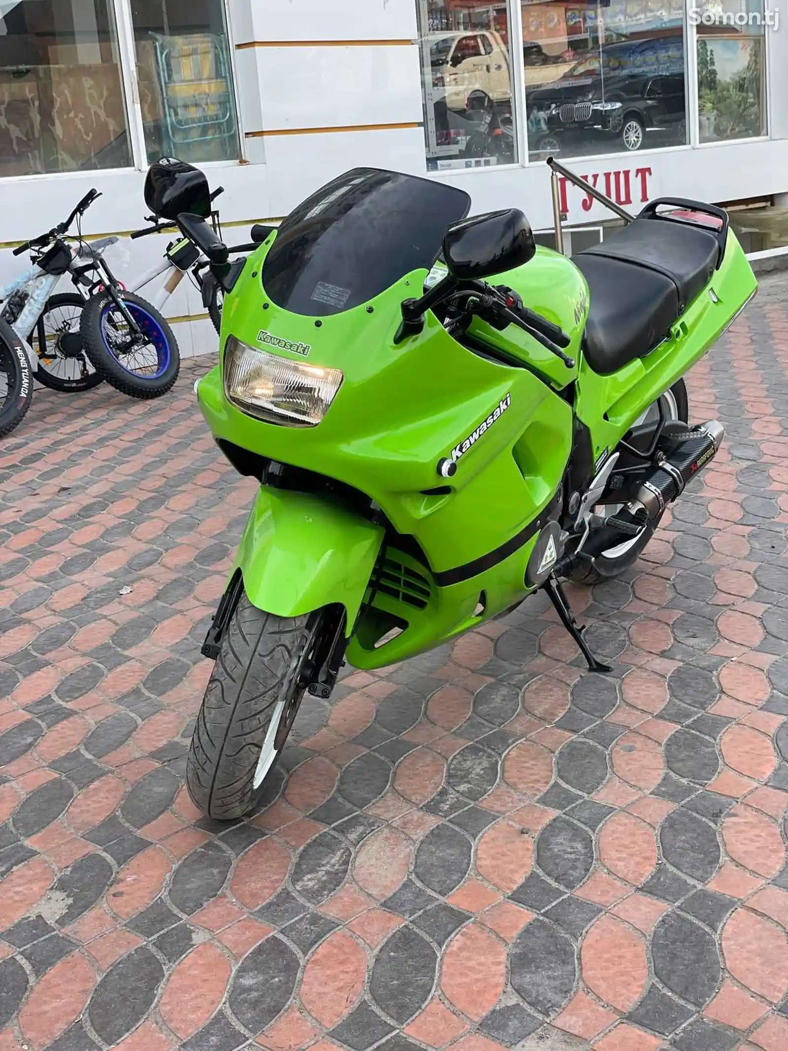 Мотоцикл Kawasaki ninja zx400r-2