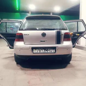 Volkswagen Golf, 2000