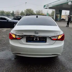 Hyundai Sonata, 2012