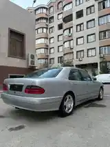 Mercedes-Benz E class, 2002-3