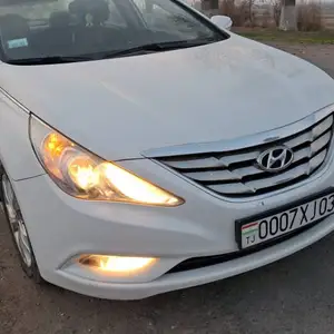 Hyundai Sonata, 2010