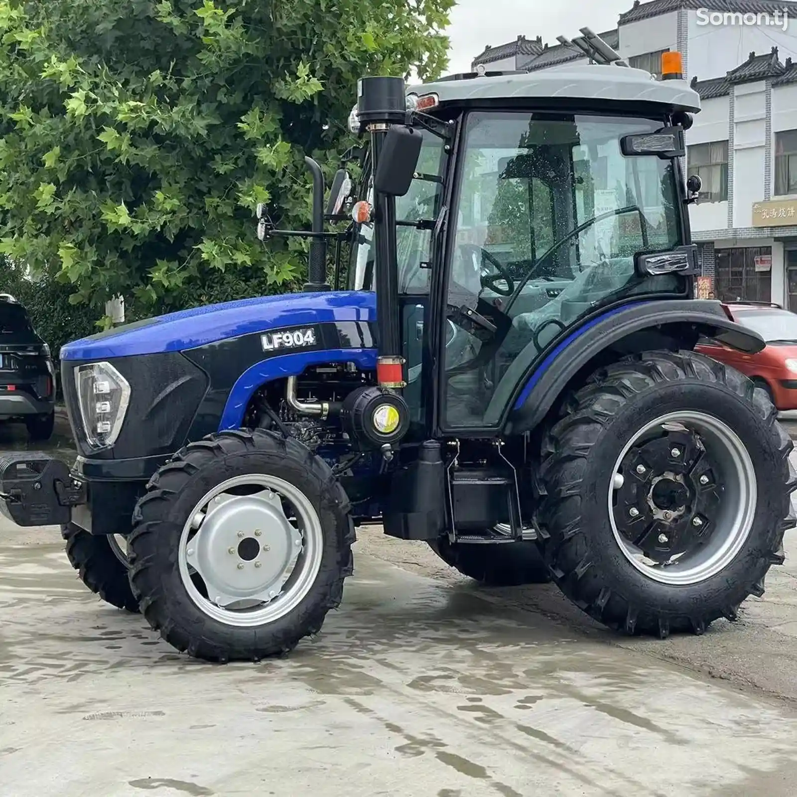 Трактор ReVo LF 904-2