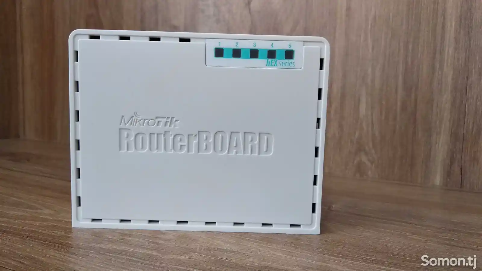 Роутер MikroTik Router RB750Gr3-1