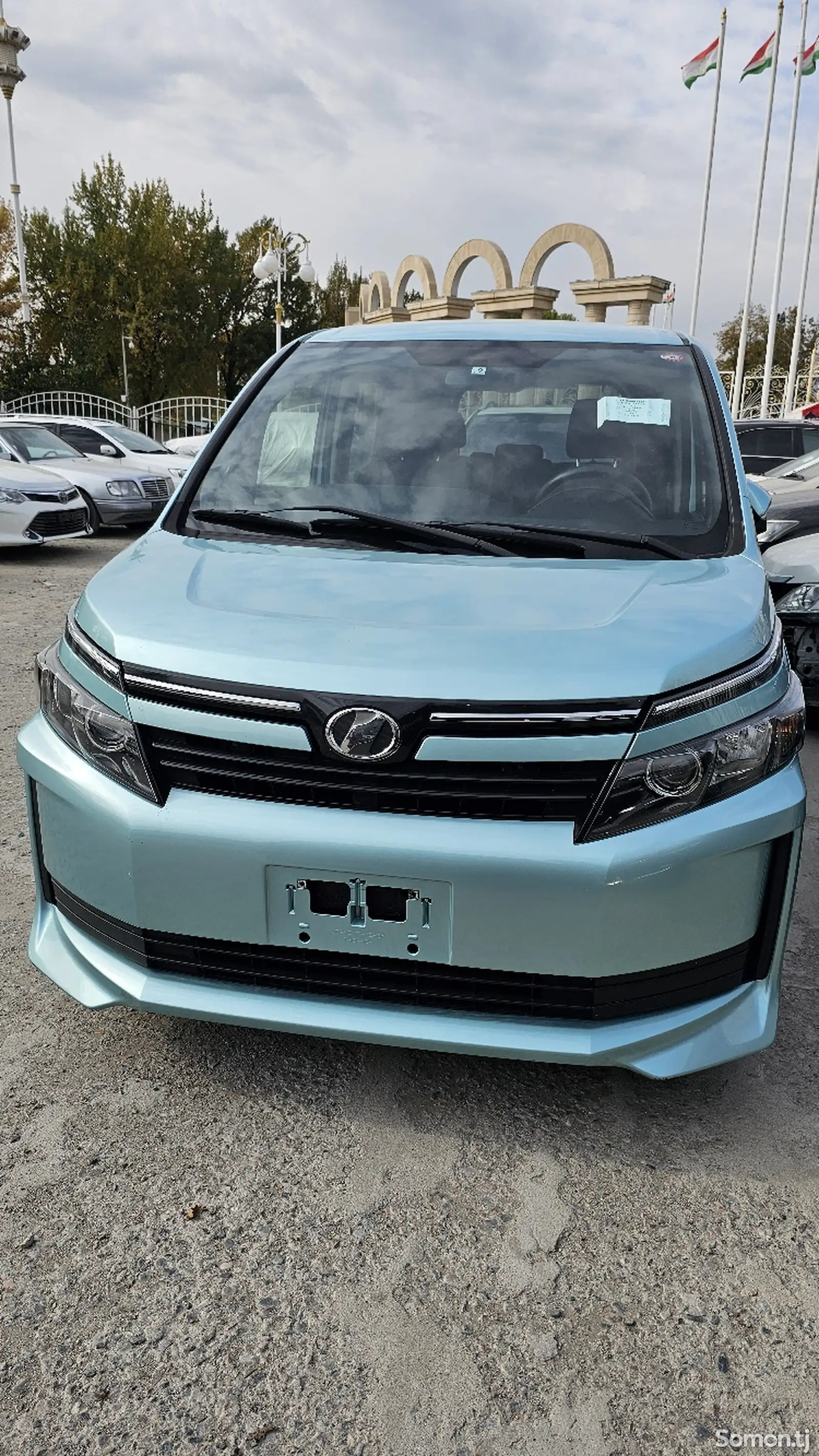 Toyota Voxy, 2015-1