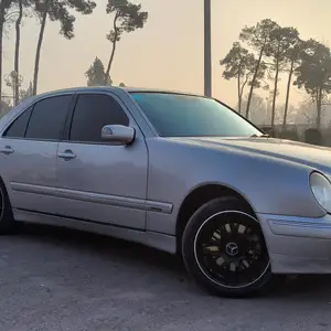 Mercedes-Benz E class, 2001