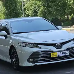 Toyota Camry, 2017