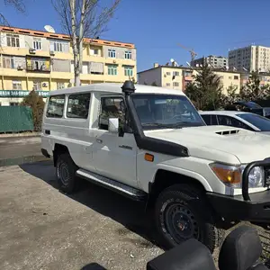 Toyota Land Cruiser, 2018