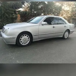 Mercedes-Benz E class, 2001