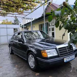 Mercedes-Benz W124, 1992