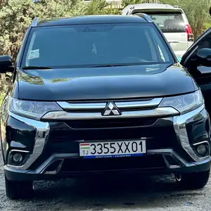 Mitsubishi Outlander, 2020