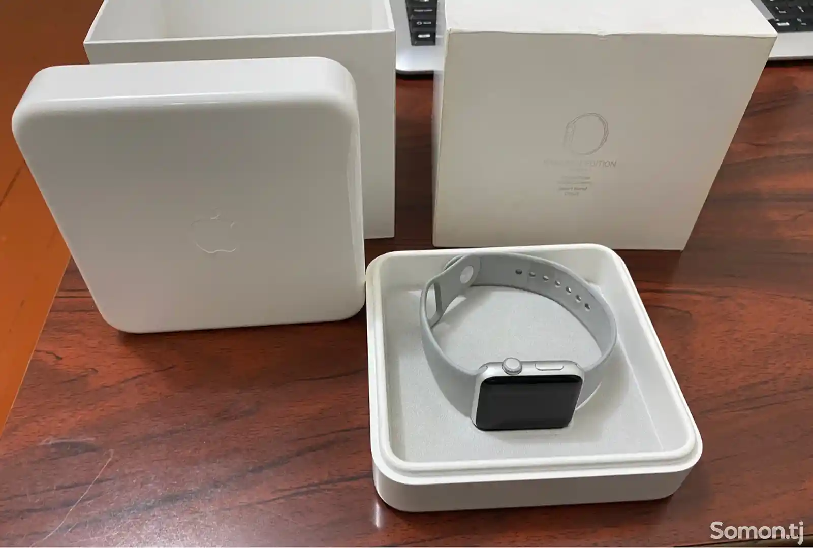 Apple Watch 3 series 42 mm-1