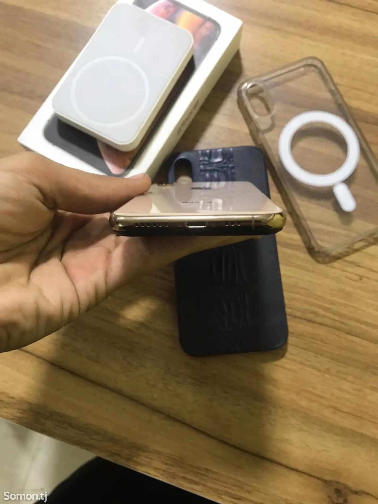 Apple iPhone Xs, 64 gb, Gold-9