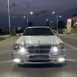 Mercedes-Benz E class, 2001