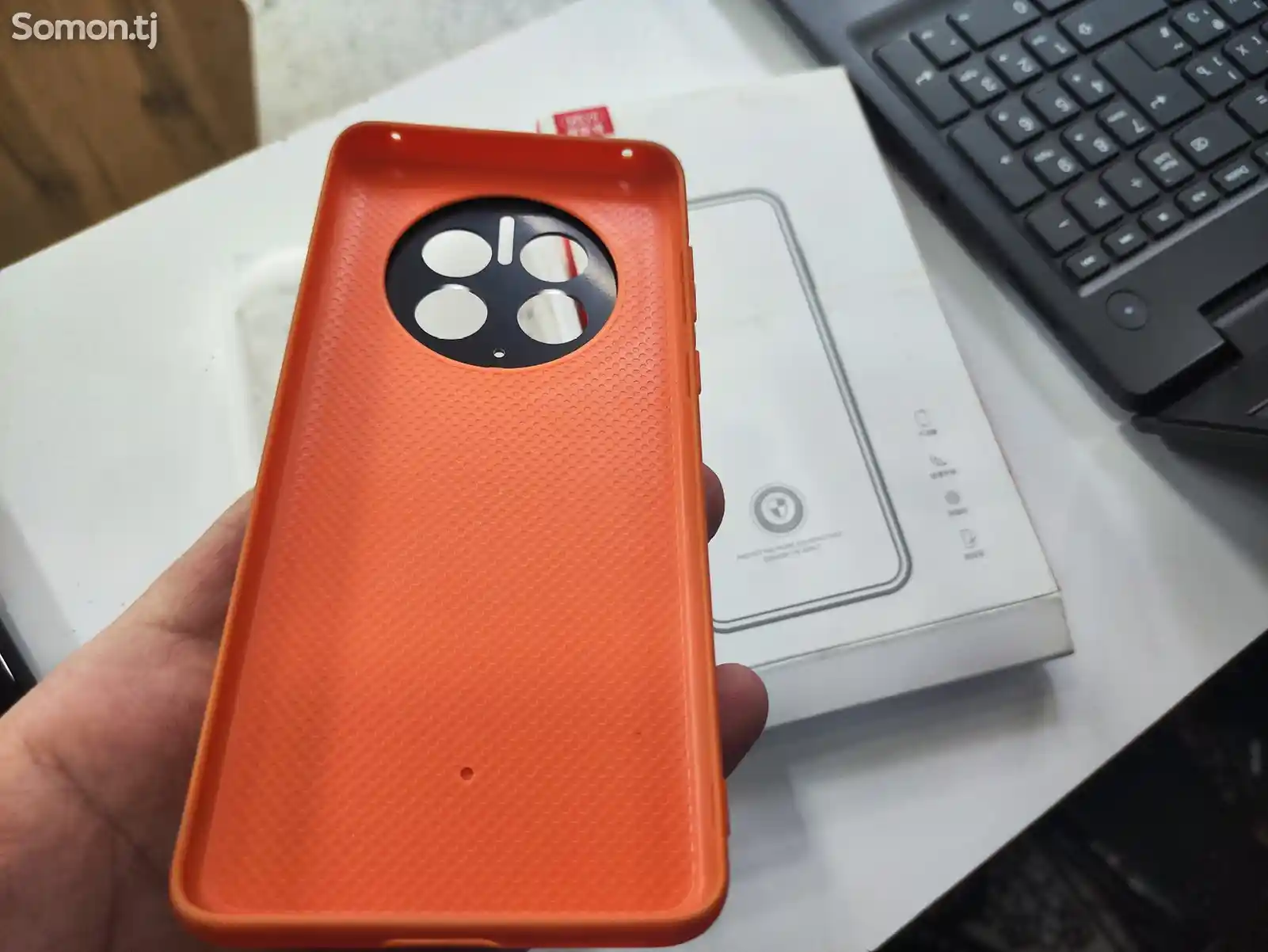 Чехол на Huawei Mate 50 Pro Orange-2