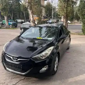 Hyundai Elantra, 2013