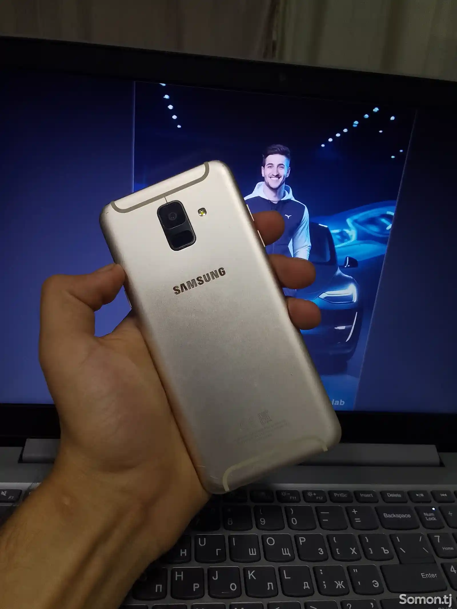 Samsung Galaxy A6-1