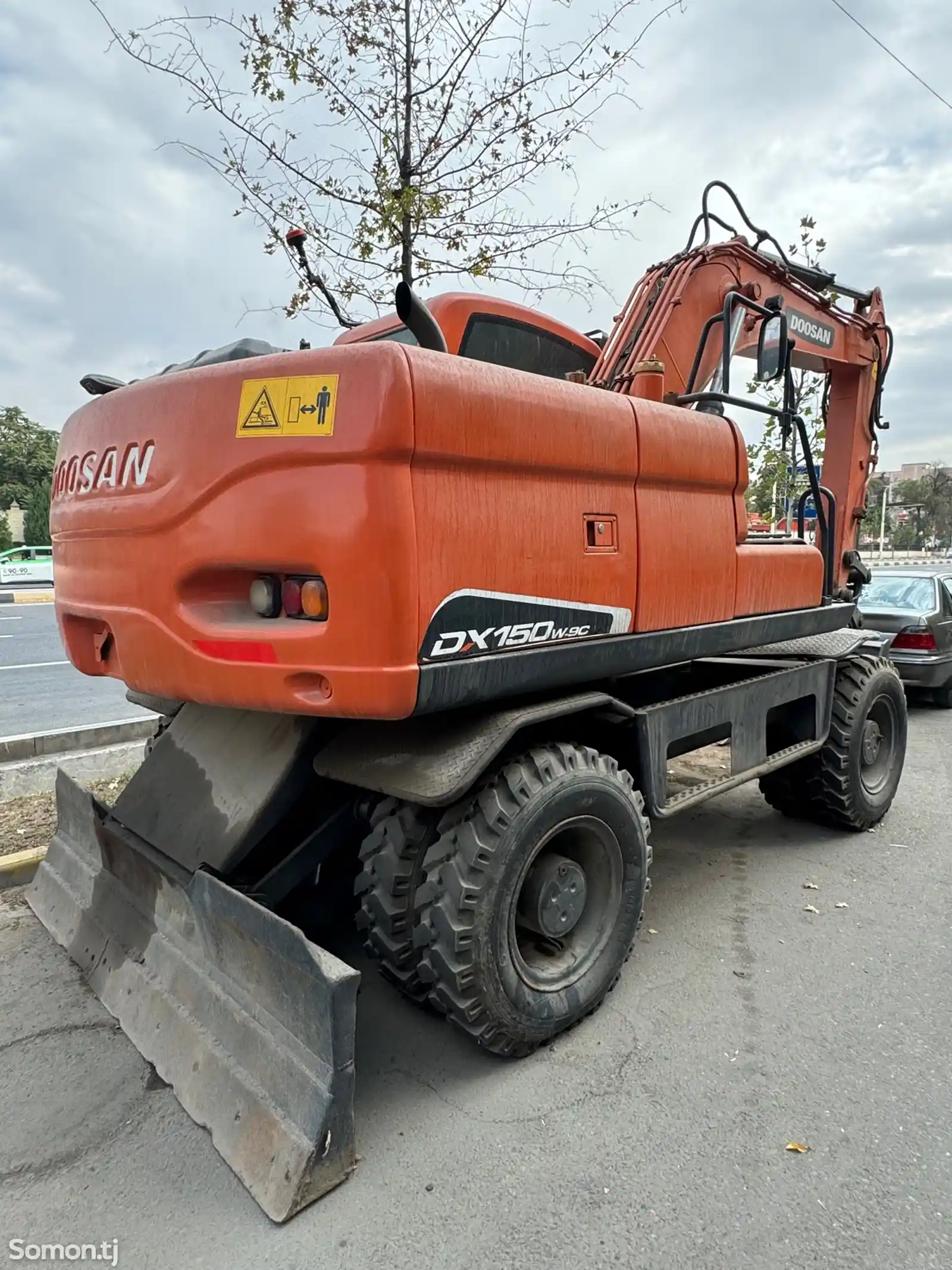 Экскаватор Doosan DX140W-5