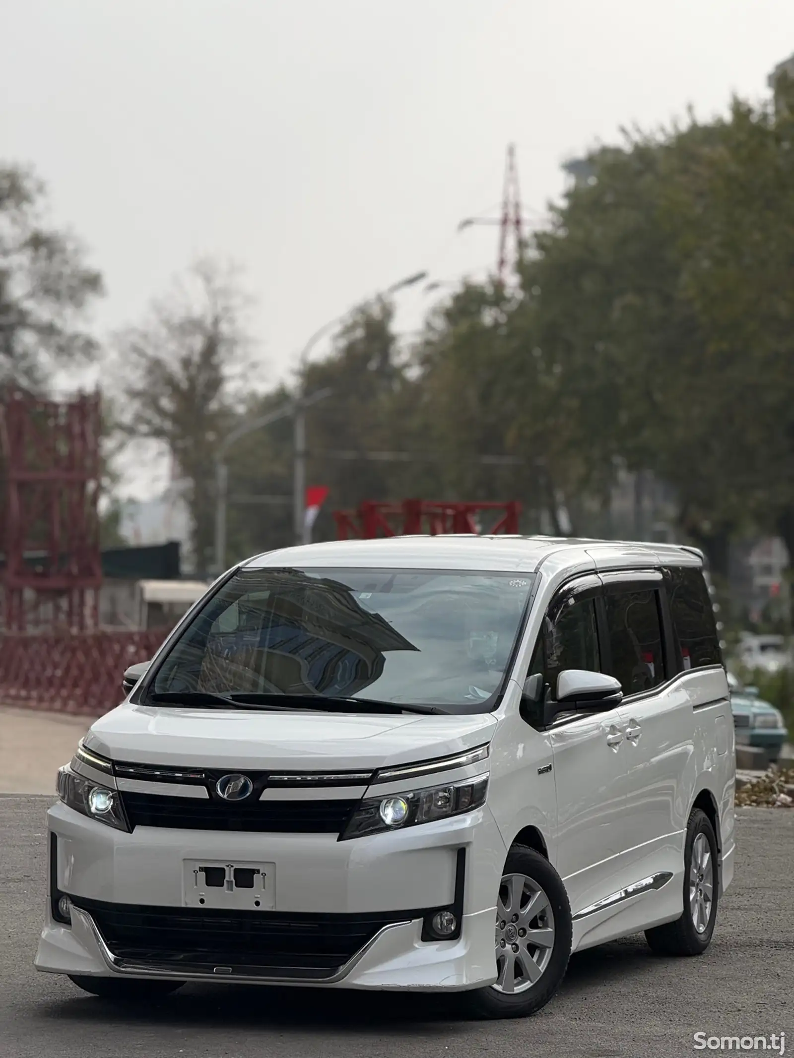 Toyota Voxy, 2014-1