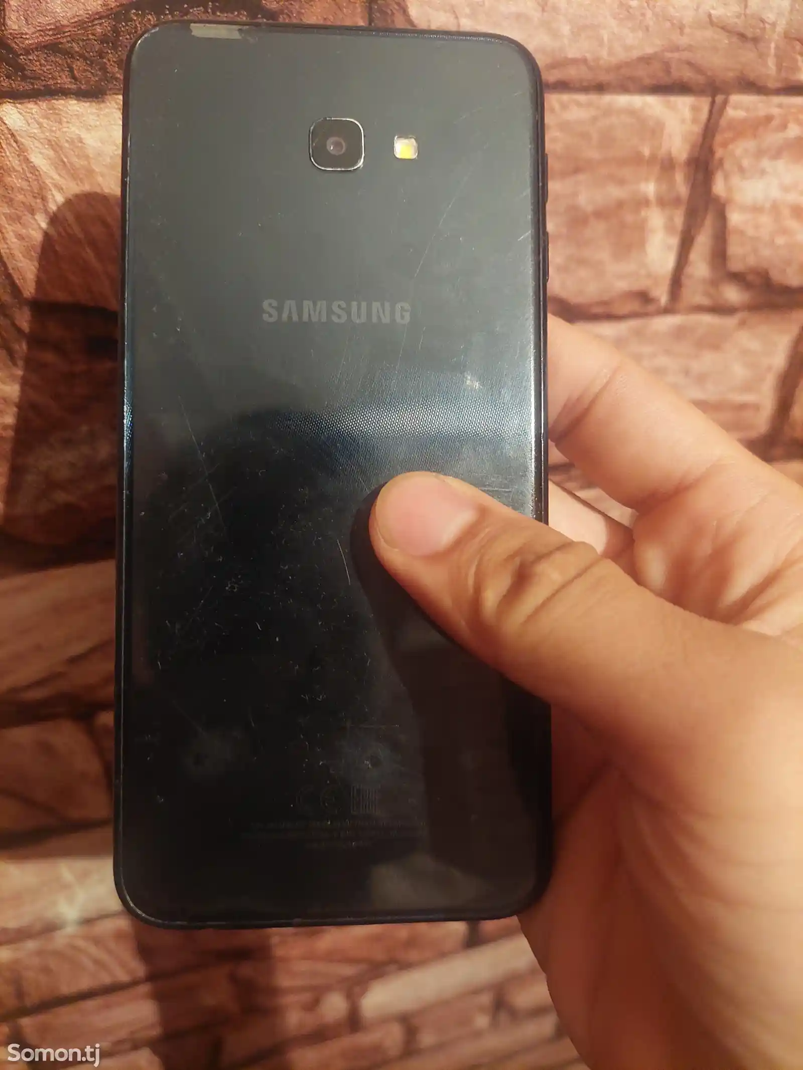 Samsung Galaxy J4+-3