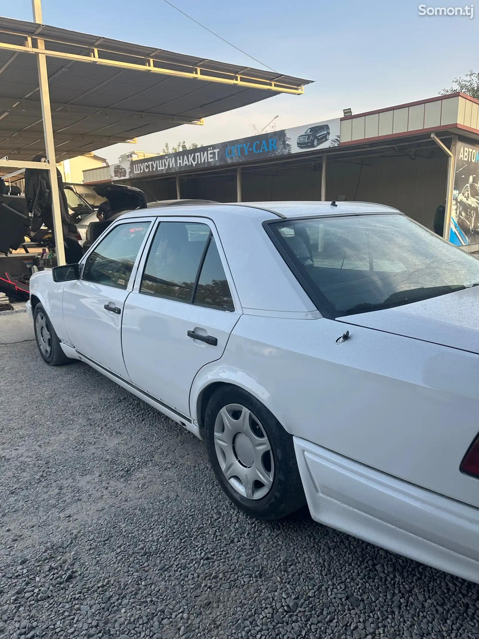 Mercedes-Benz W124, 1989-1