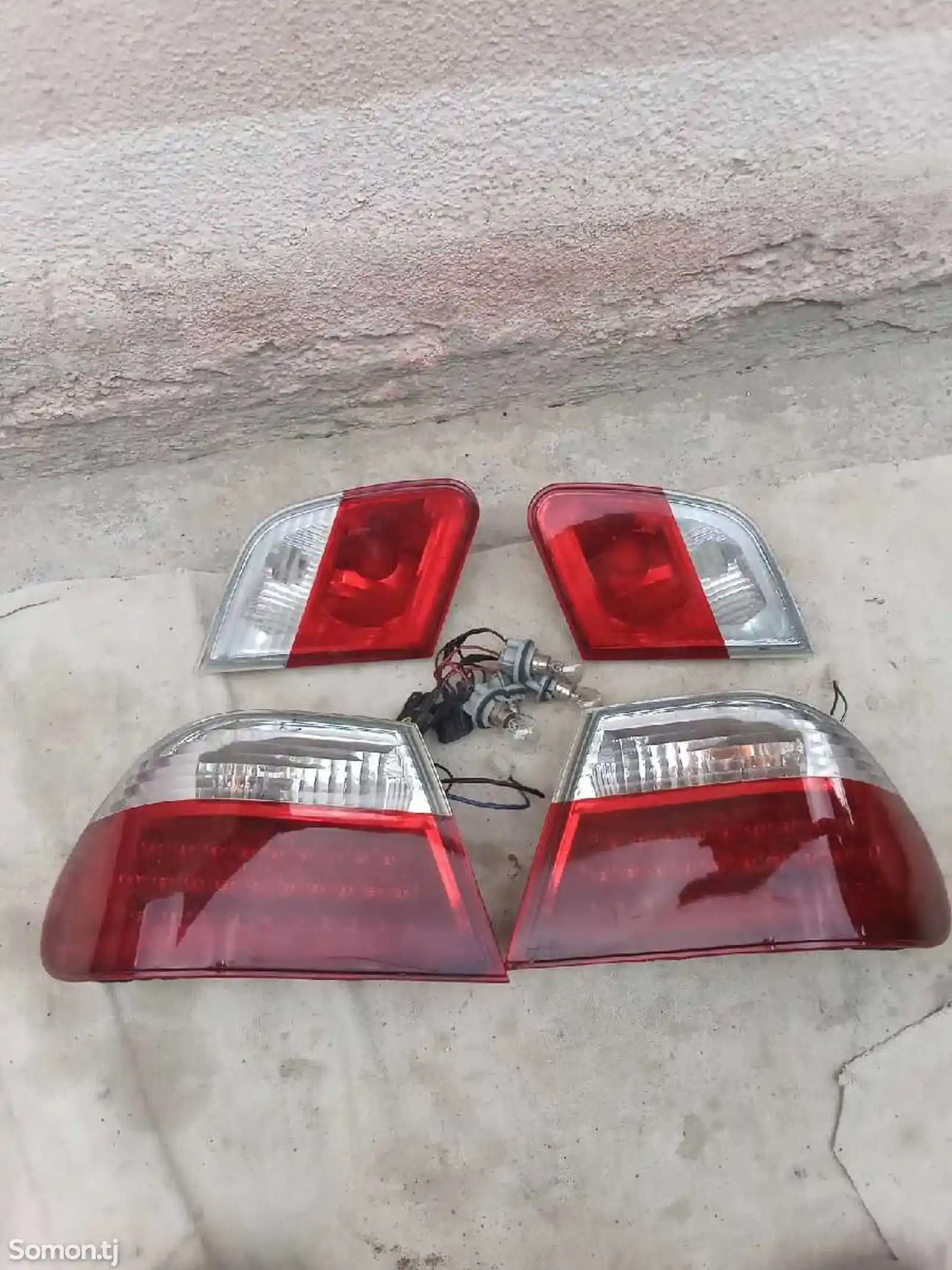Задние стоп фонари на Mercedes-Benz W210-1