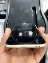 Apple iPhone Xr-2