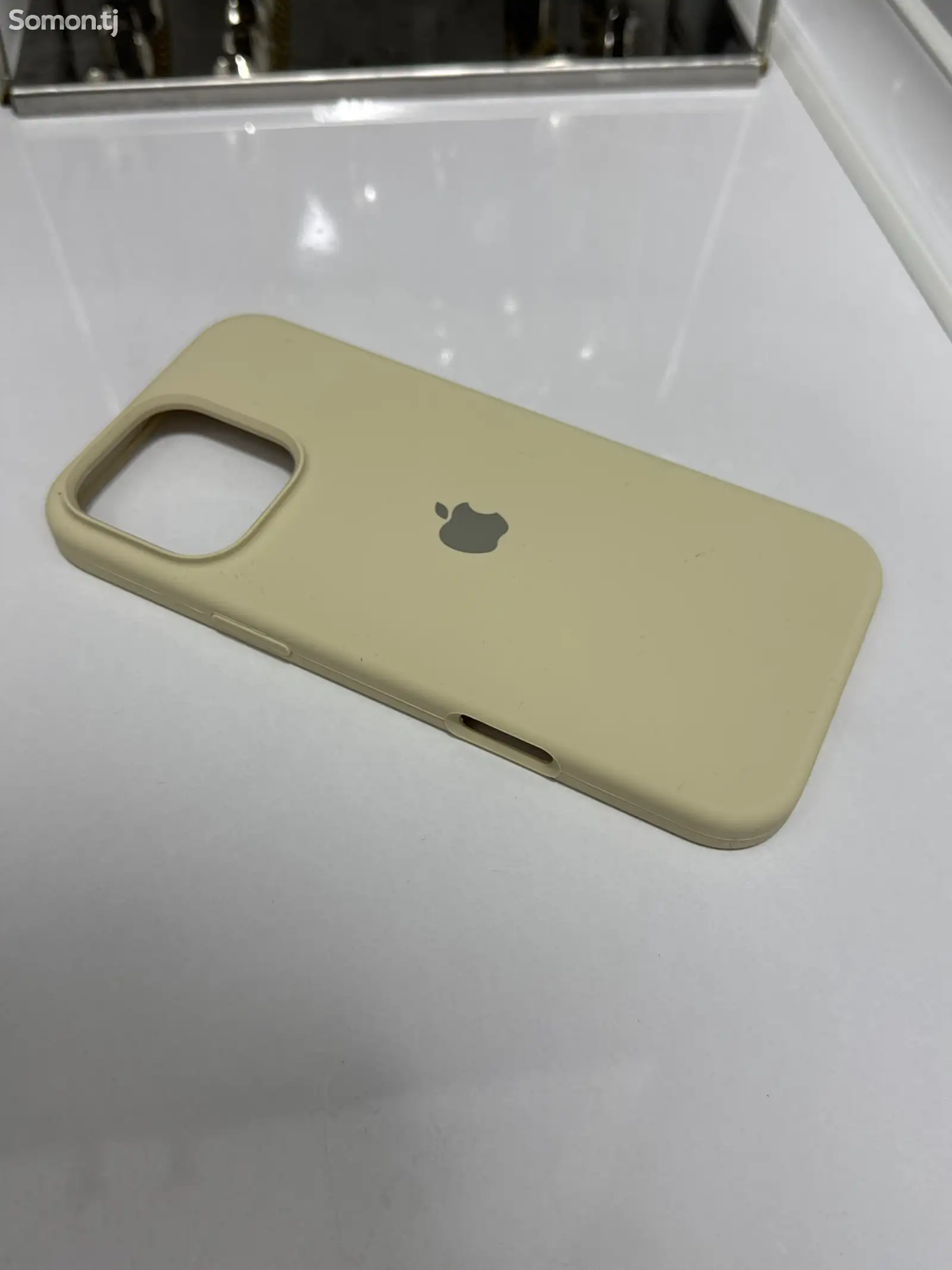 Чехол на Apple Iphone 16 pro max-1