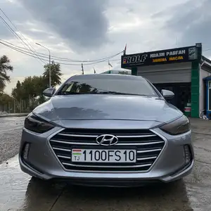 Hyundai Elantra, 2017