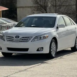 Toyota Camry, 2010