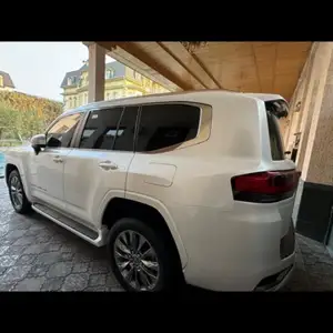 Toyota Land Cruiser, 2023