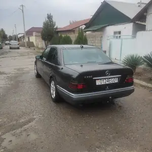 Mercedes-Benz W124, 1995