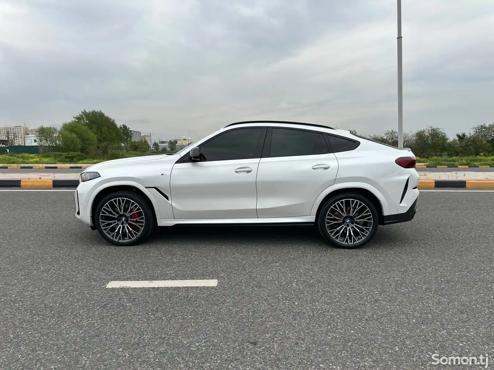 BMW X6, 2024-4