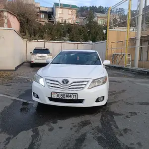 Toyota Camry, 2010