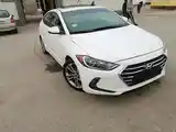 Hyundai Elantra, 2017-4