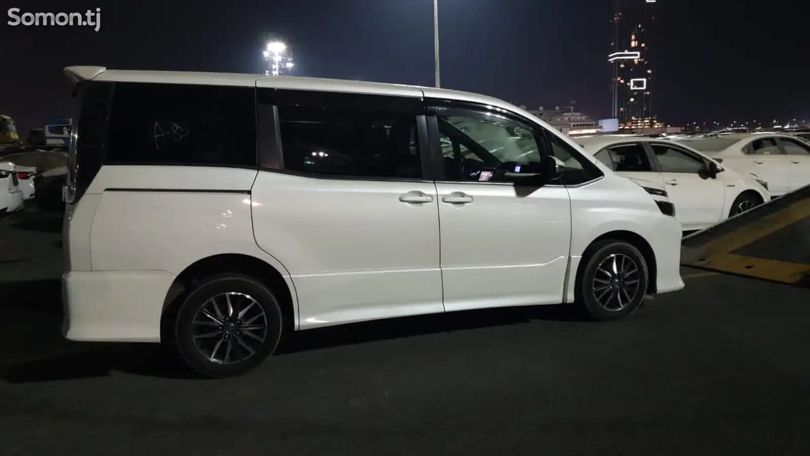 Toyota Voxy, 2016-11