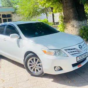 Toyota Camry, 2010