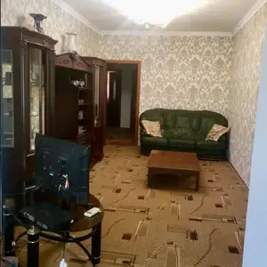 3-комн. квартира, 1 этаж, 100 м², 19мкр