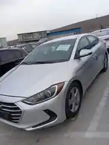 Hyundai Elantra, 2017-4